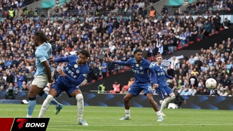 Cú giật gót làm nổ tung Wembley ở phút 72